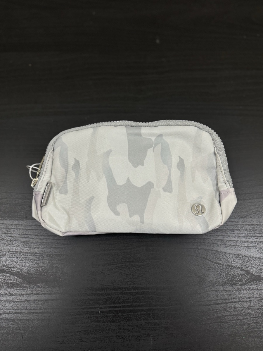 Lululemon Everywhere Beltbag - Image 1