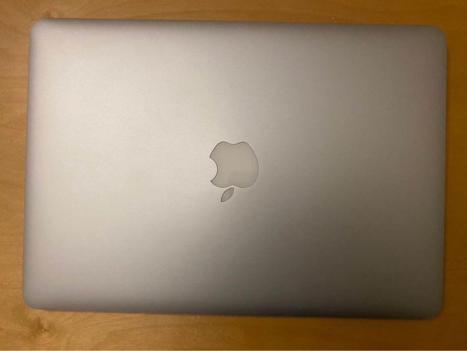 Macbook air - Image 1