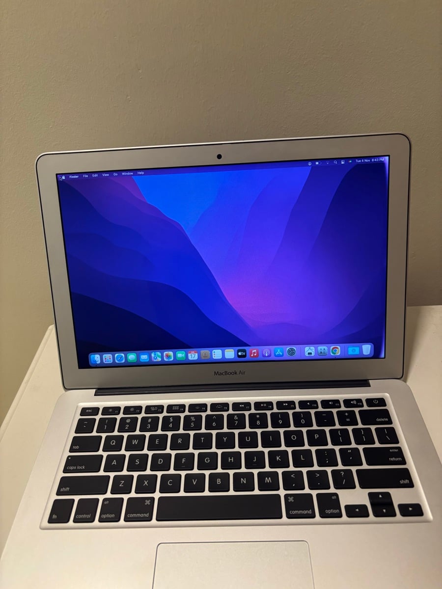 MacBook Air - Image 2