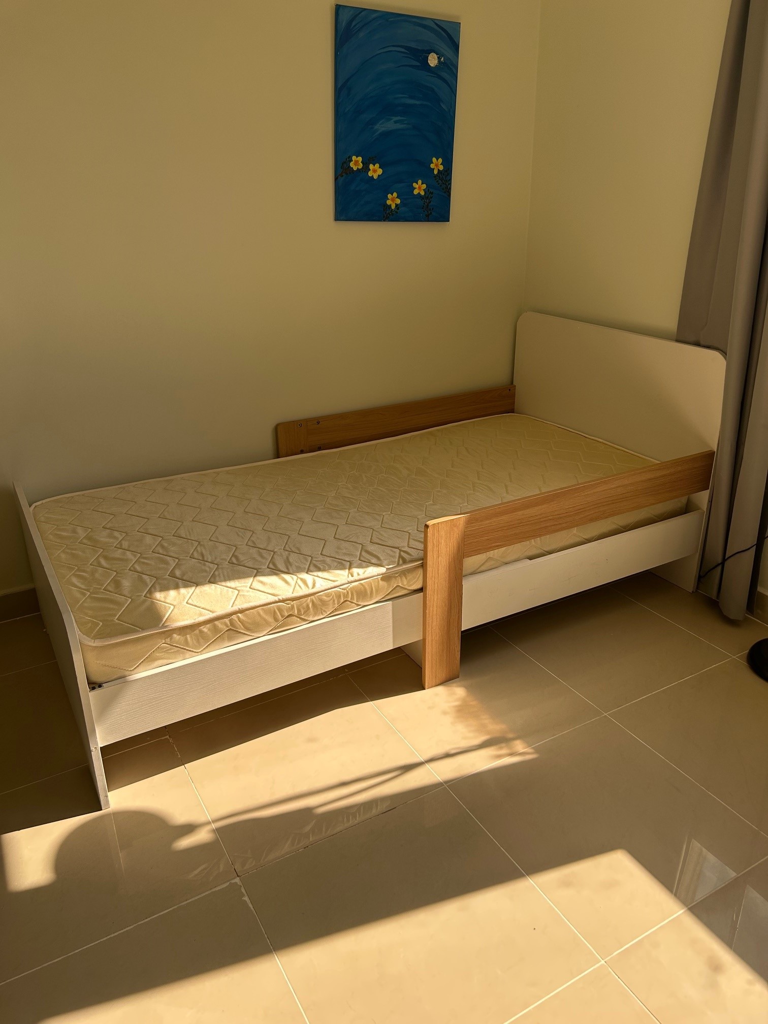 Kids Cot with Brand New Mattress for Sale - Image 3