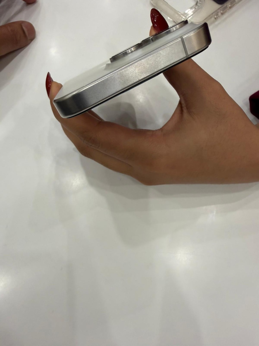 iPhone 15  pro - Image 3