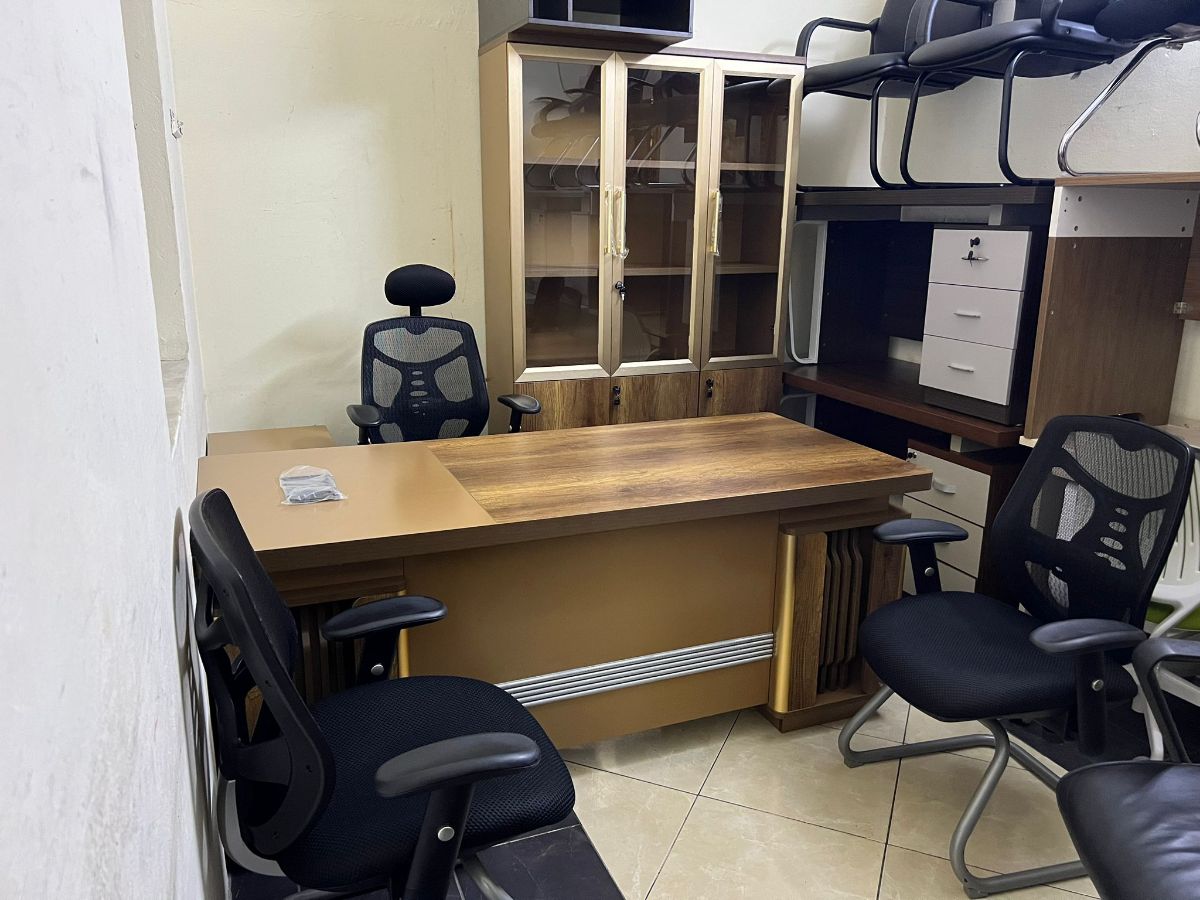 Used office desk and chair buy sell in Qatar Whatsapp link -https://wa.me/97455157083 - Image 10