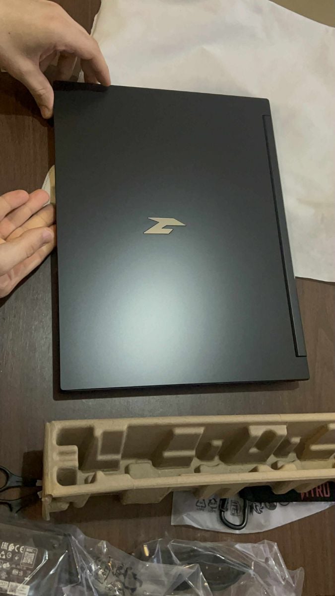 Gaming laptop Acer nitro V16 RTX 5050 - Image 2