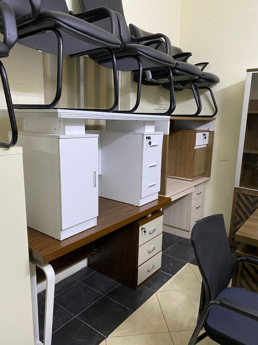 Used office desk and chair buy sell in qatar 55157083 - Image 11