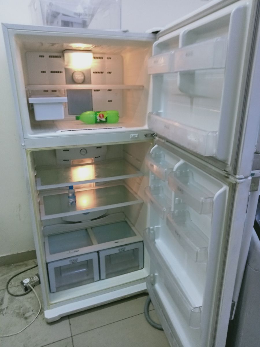 Samsung refrigerator available for sale - Image 1