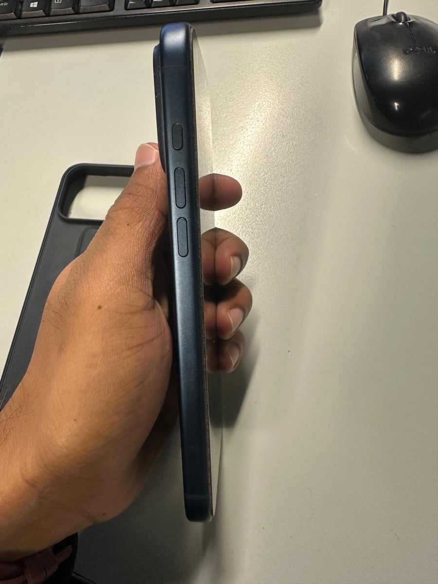 iPhone 17 pro max - Image 3