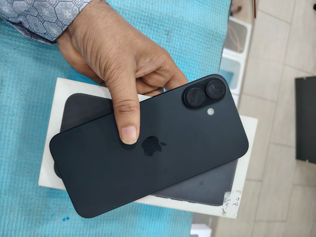 I phone 16 plus 128gb black - Image 5