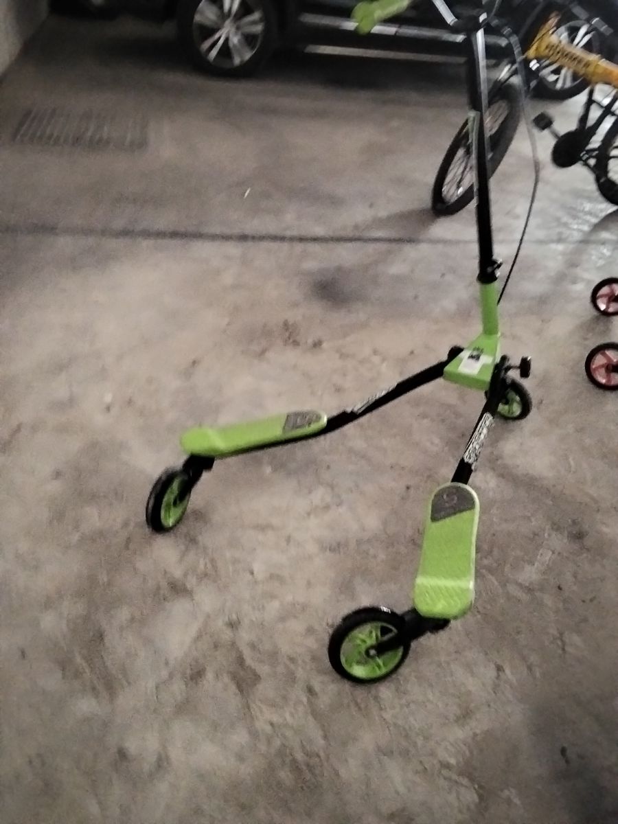 Three wheeler scooter - Image 5