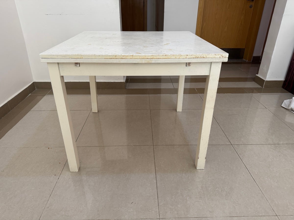 Dinning table + chair for sell, Wooden made Very good quality 200Qr for 4 chair, Location al khor - Image 1