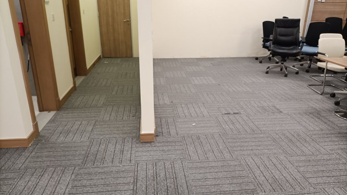 Office tiles carpet - Image 8