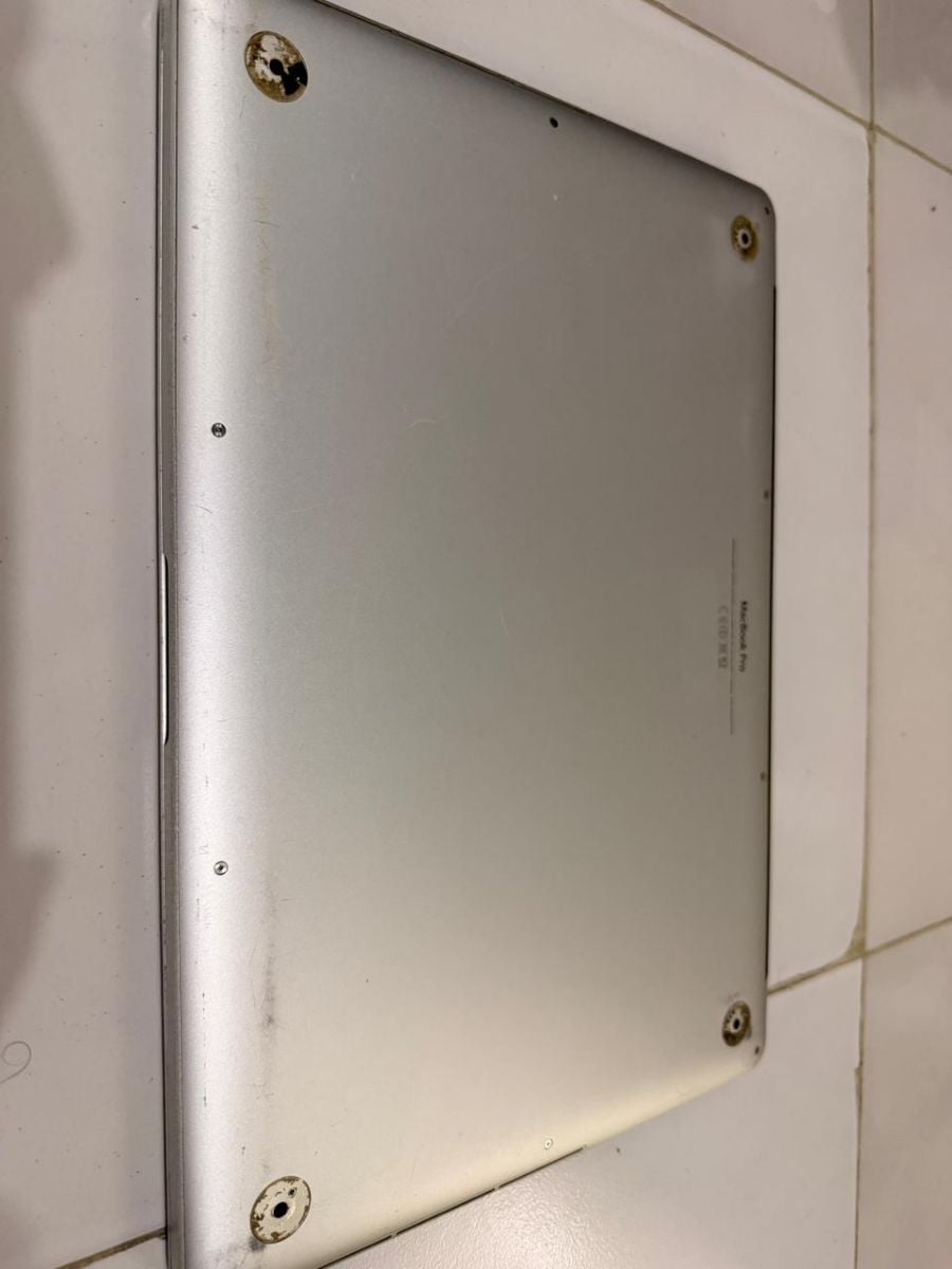MacBook pro - Image 4