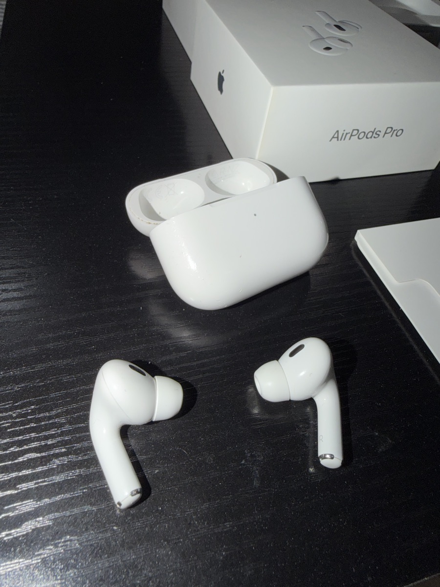Apple AirPods Pro 2 - Image 7