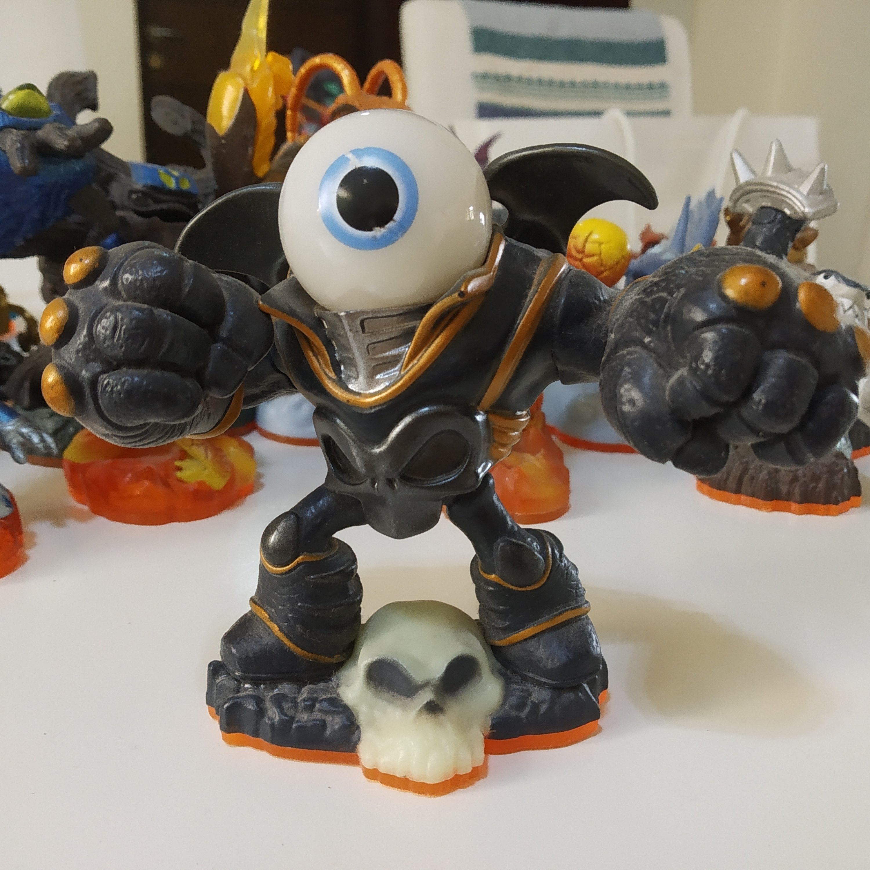 Skylanders Xbox Game, Portal of Power and Figurines - Image 15