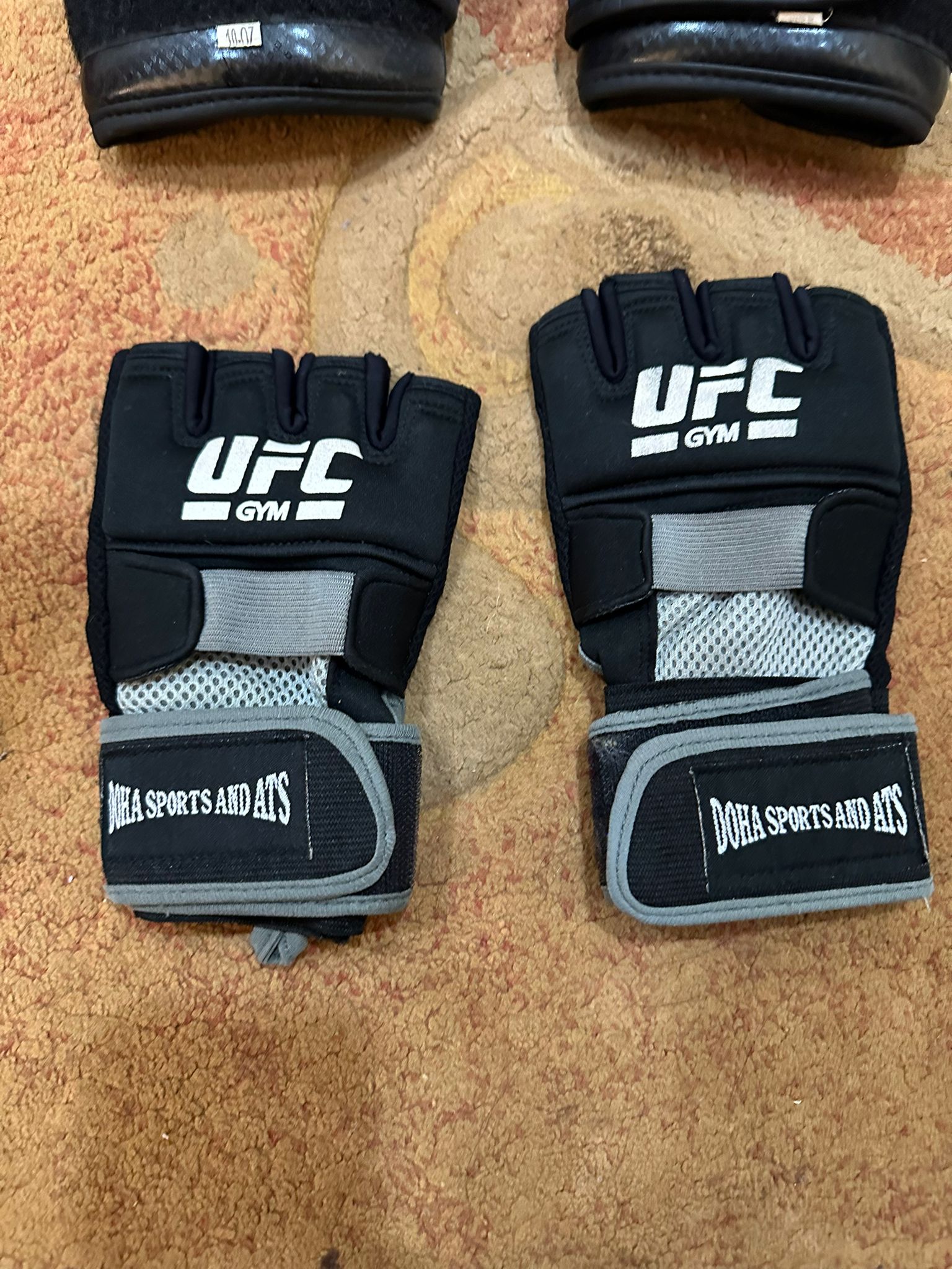 Kick Boxing Gloves and Taiknodw Suit - Image 5