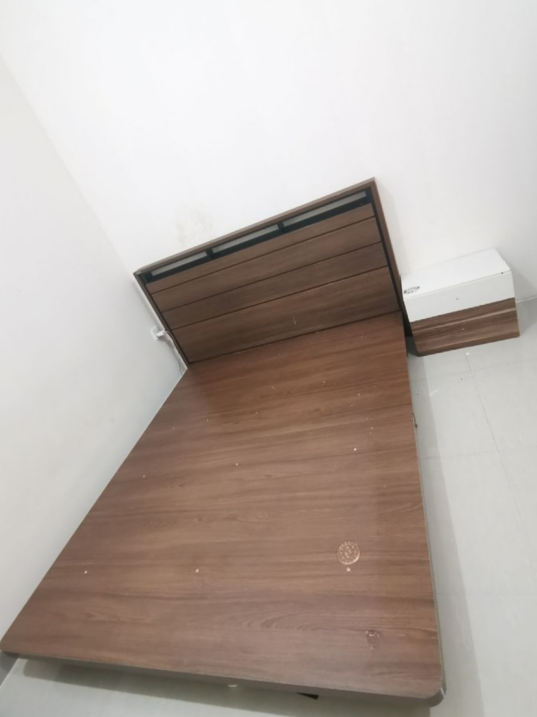 King size bed - Image 3