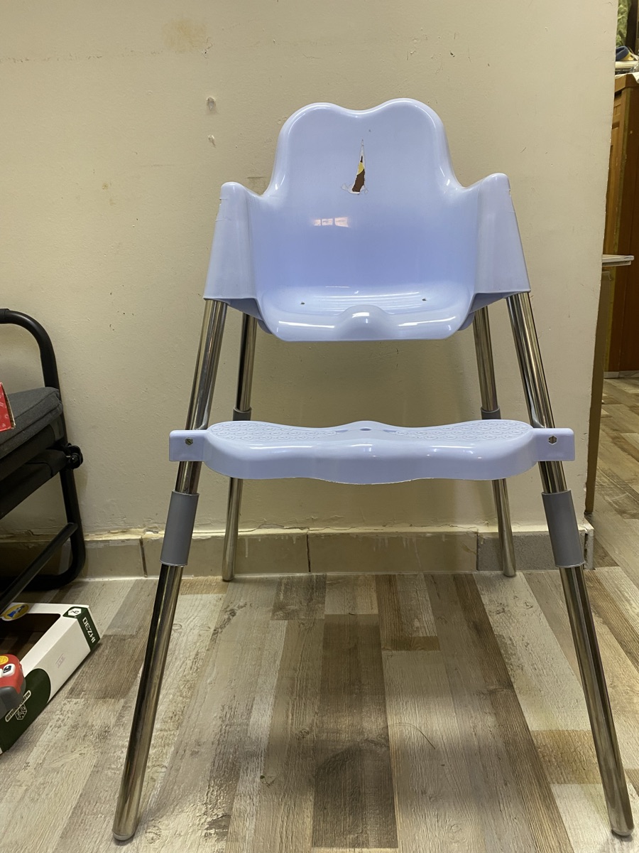 Adjusting high chair with legs - Image 5