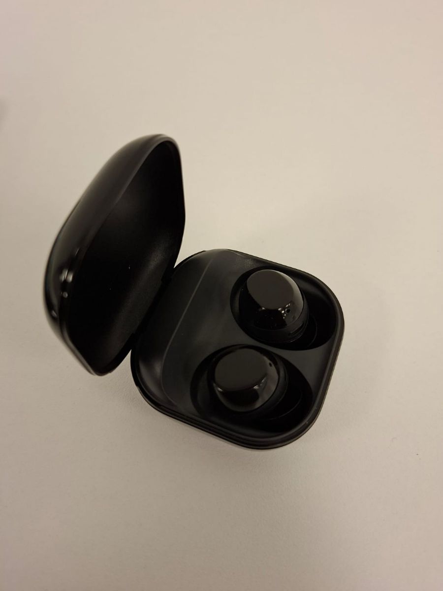 Samsung S22 plus, Watch 4 and Buds - Image 4