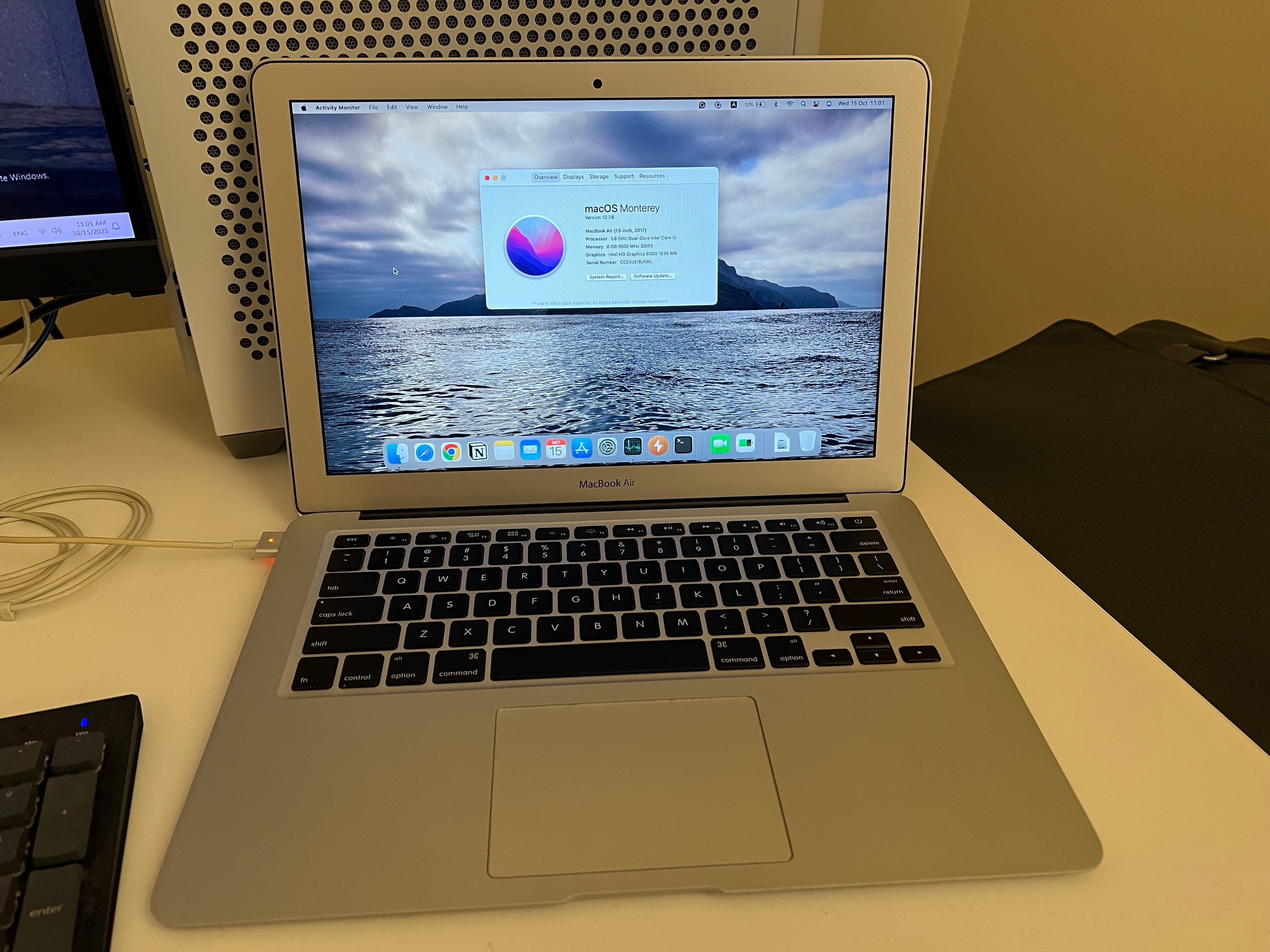 MacBook Air 2017 - Image 1