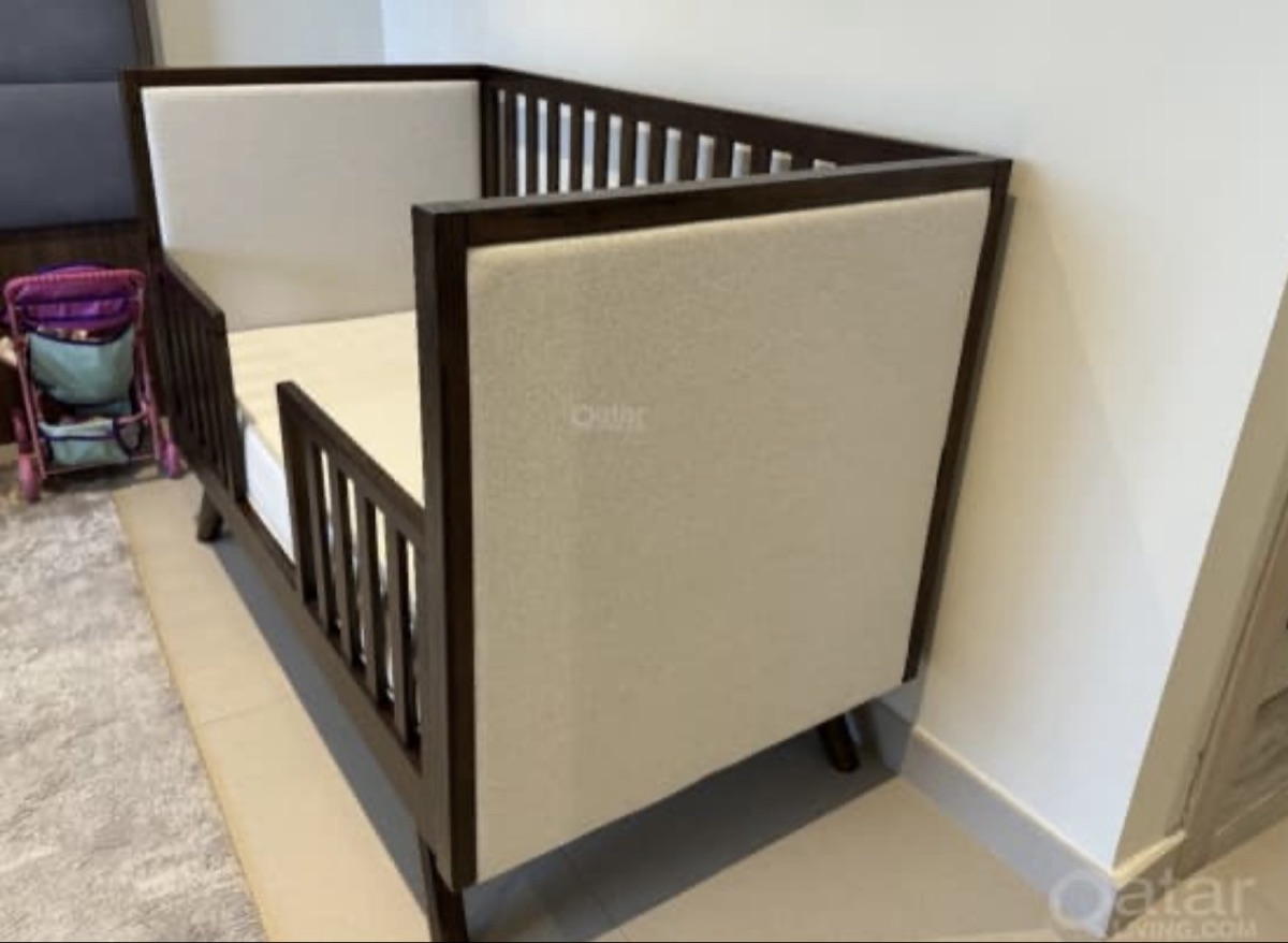 Premium Pottery Barn Kids Convertible Cot + Lullaby Mattress – Pristine Condition - Image 3