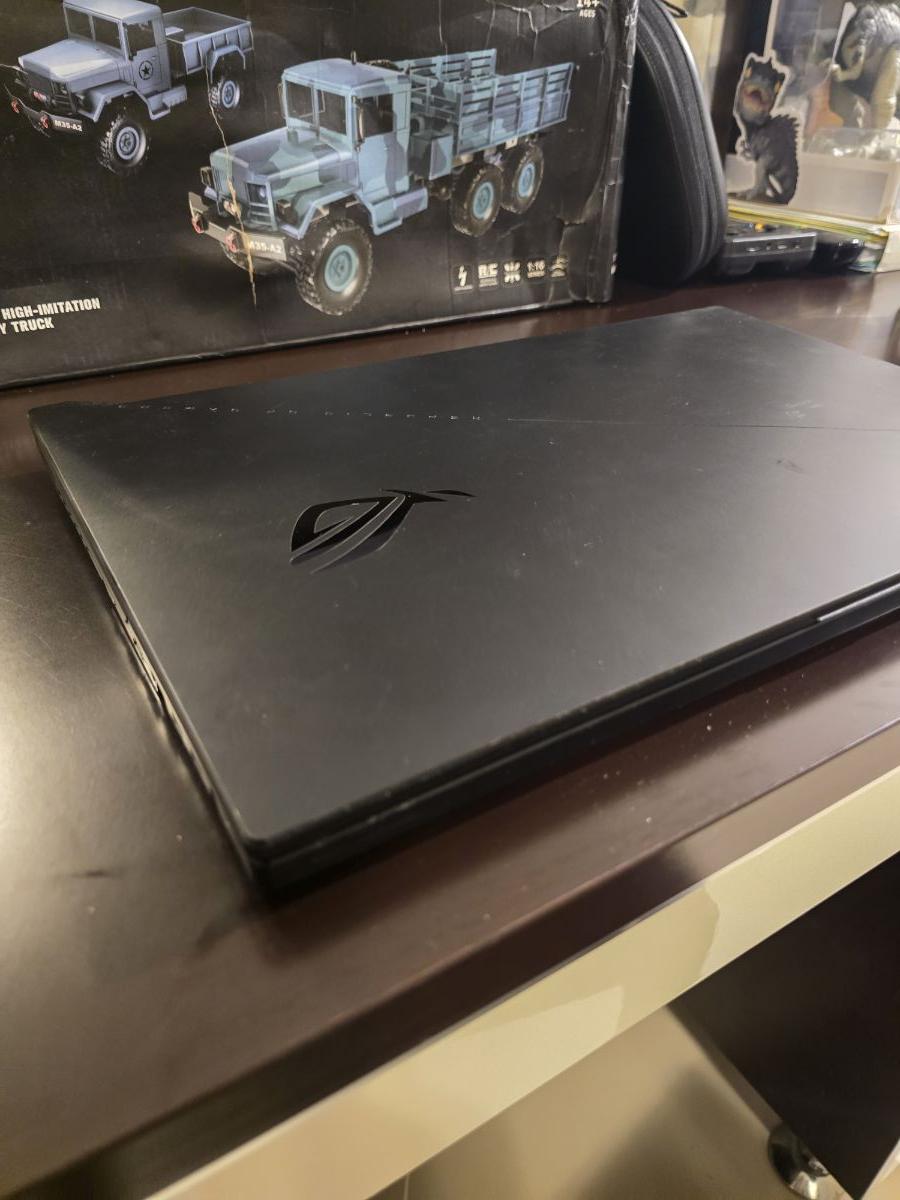 Rog Zephyrus S17 GX703HSD_GX703HS,
I9 -11900H 16 gpu, 32 GB Ram, 2 T SSd, 2K 2560x1440 165hz RTX3080 - Image 4