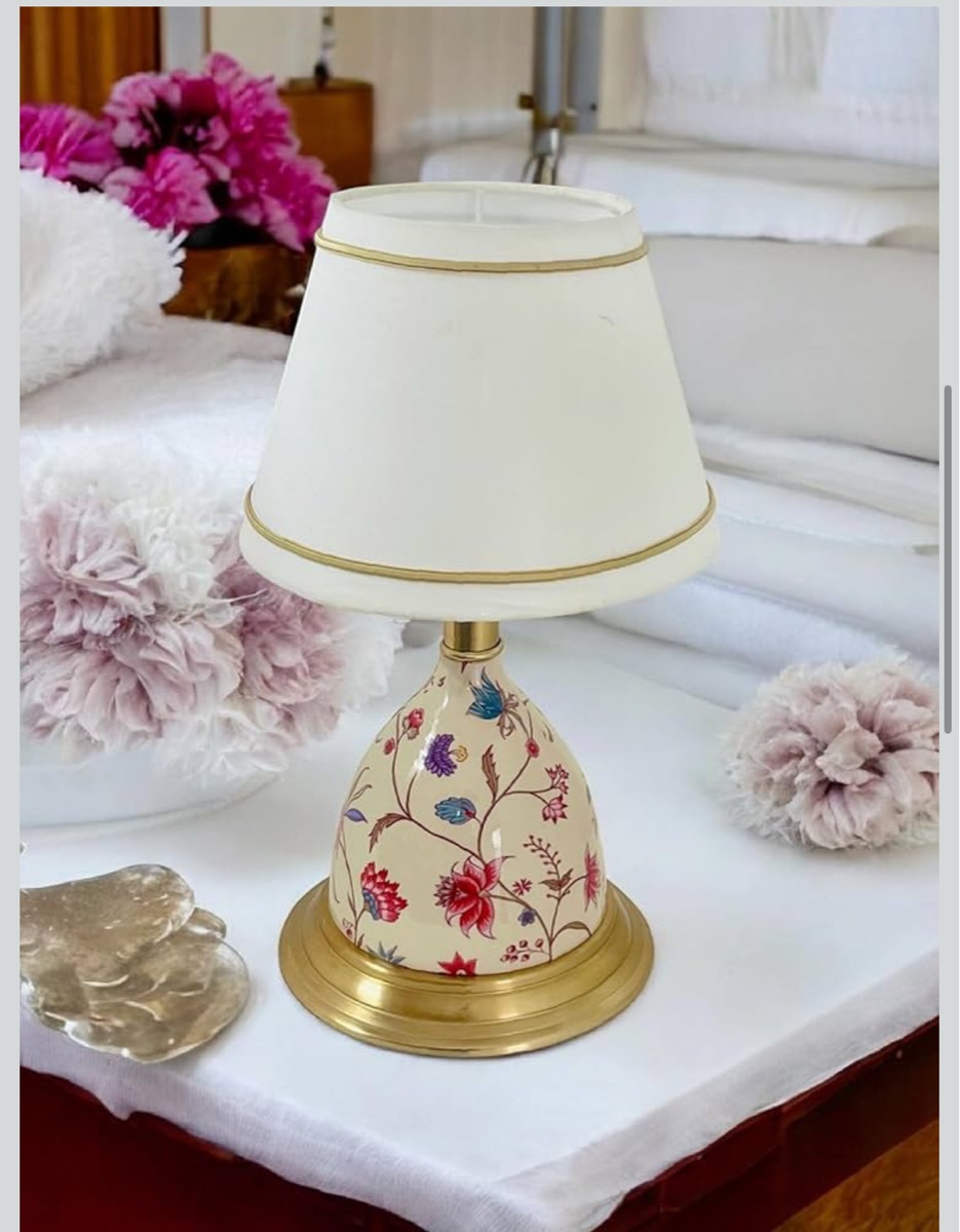Table lamp مصباح طاولة - Image 3