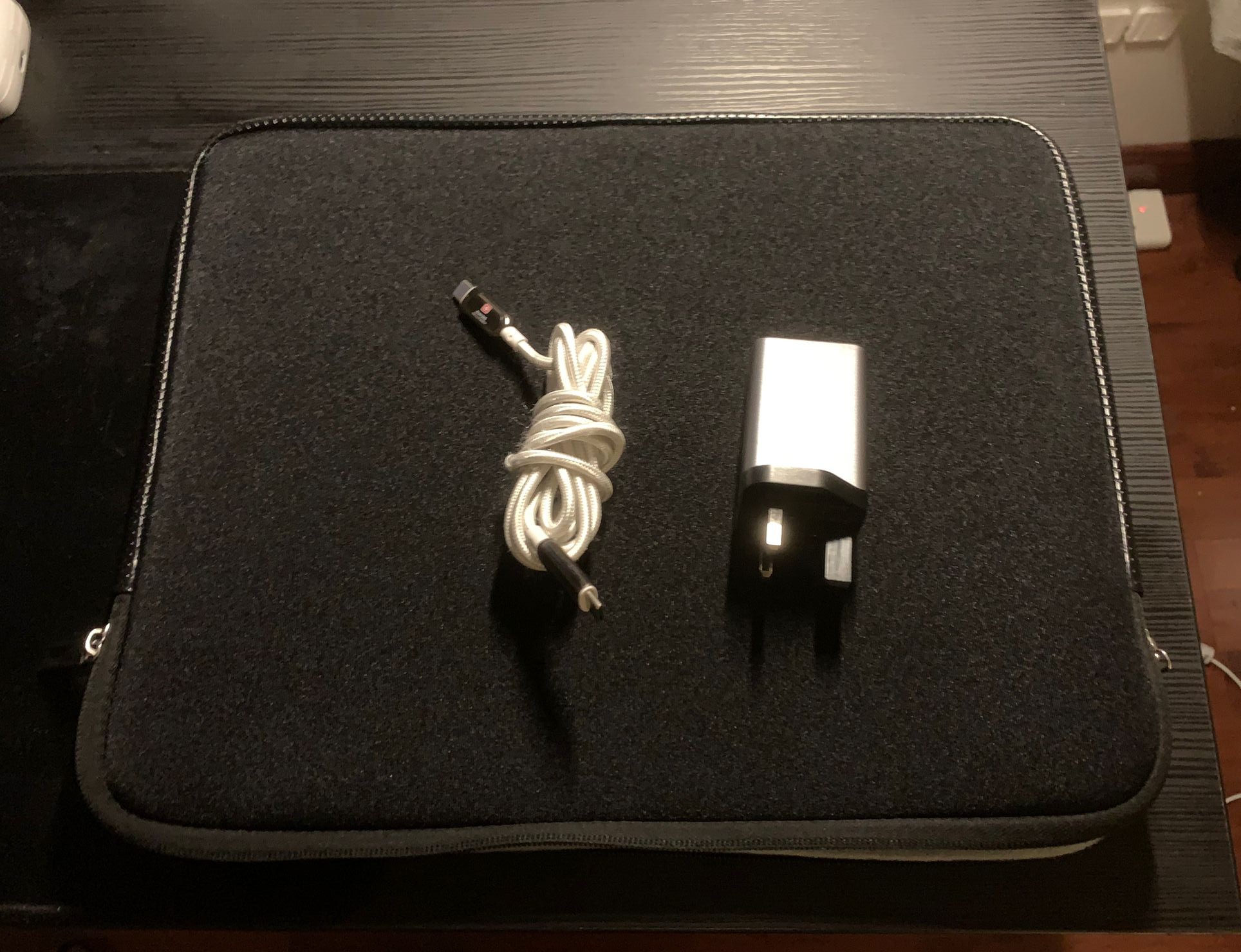 Like-New Dell Inspiron 14 5440 [Core 5 120U, 1TB SSD] + Accessories - Image 4