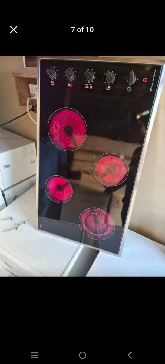 Induction /Infrared cooker by Frigidaire  for sale - Image 3
