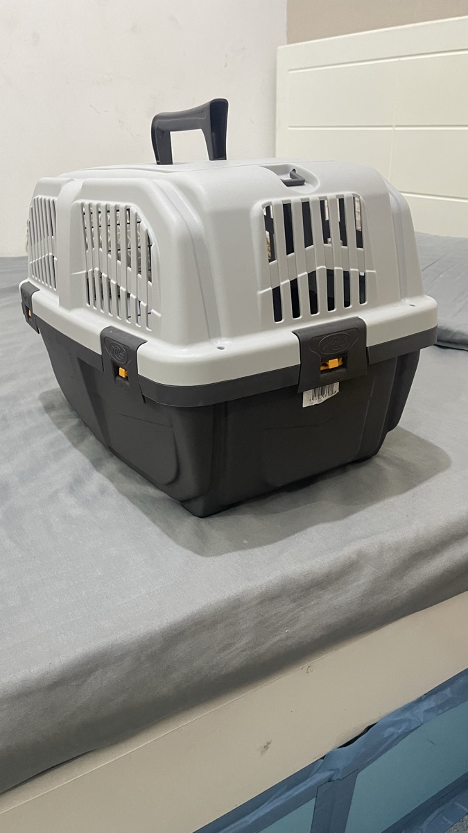 Pet Travel Carrier for sale. IATA Airline Approved . Skudo 2 for sale. Newer Used. Completely new with no Scratches - Image 4