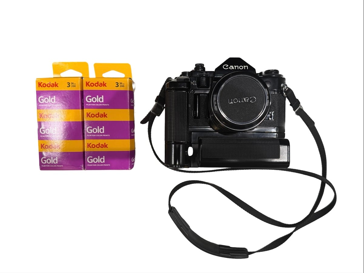 Canon A-1 A1 35mm SLR Film Camera w/ FD 50mm f/1.4 Lens Drive  + 2 pack of 3x Kodak 200 Gold Film Roll - Image 2
