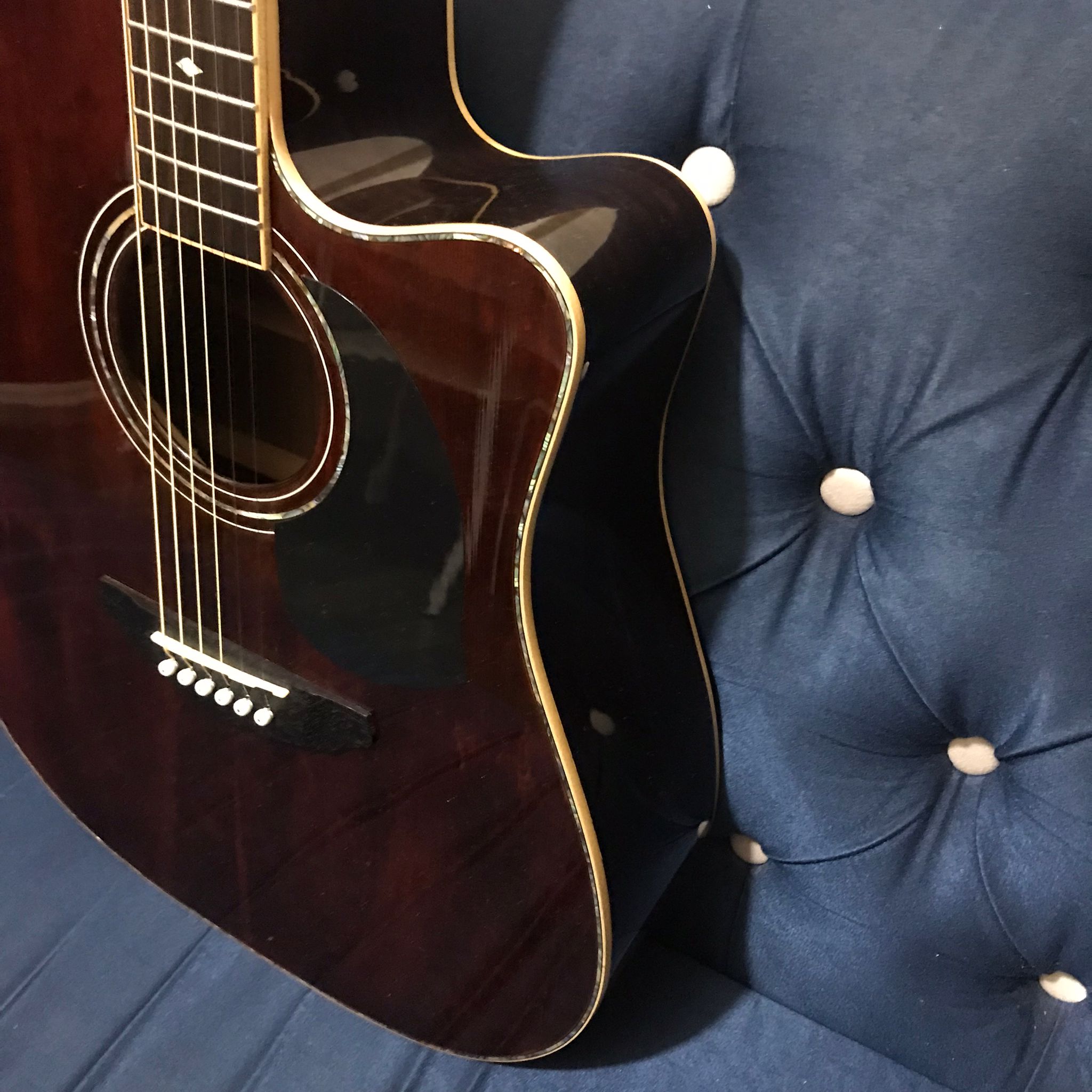 MK MIichael Kelly Accoustic guitar - Image 3