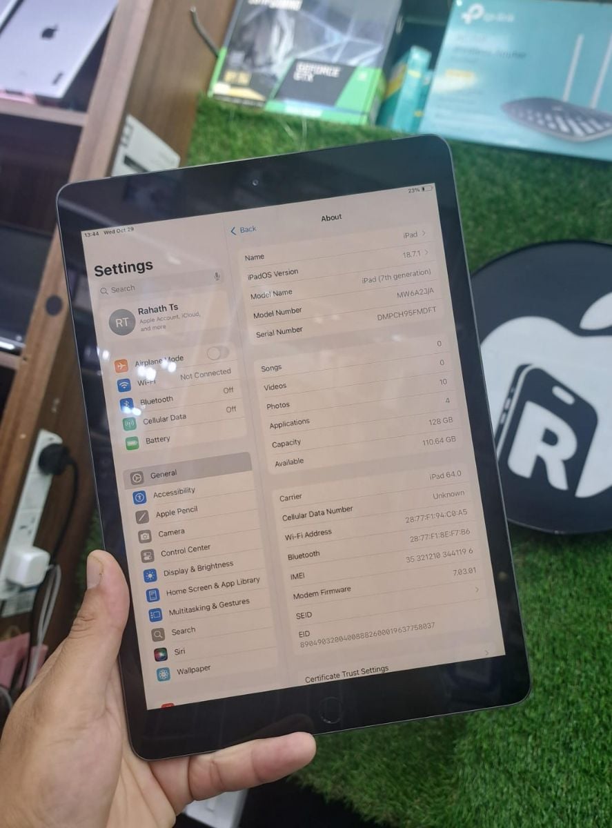 Ipad 7th generation 128gb sim Cellular - Image 2