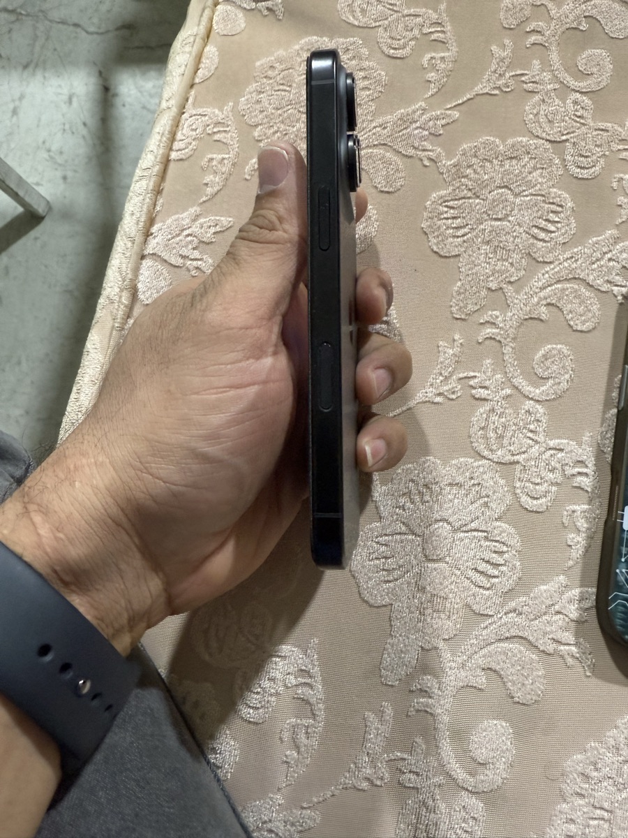 iPhone 16 pro  256gb - Image 2