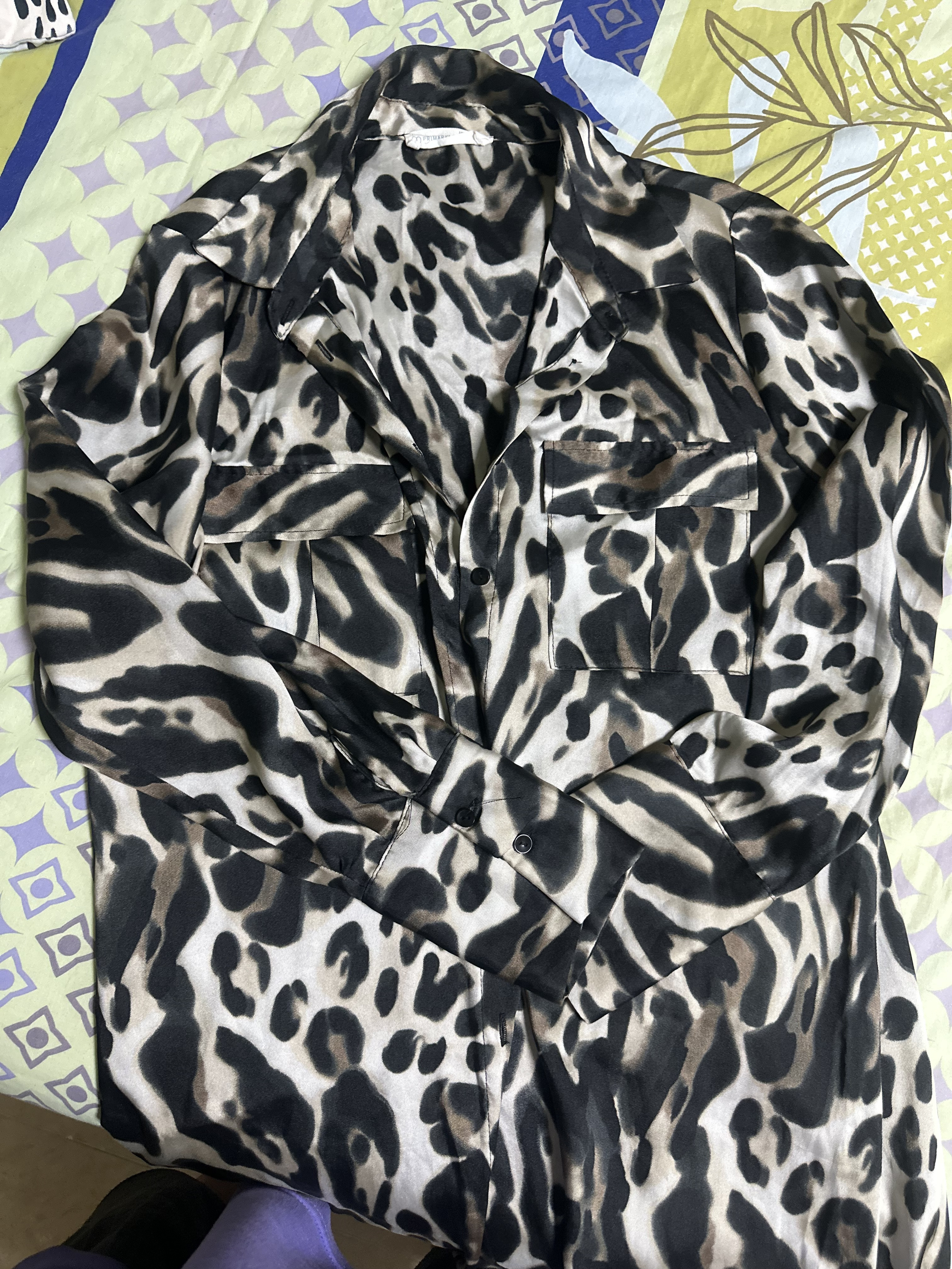 Mint condition clothes  - Image 5