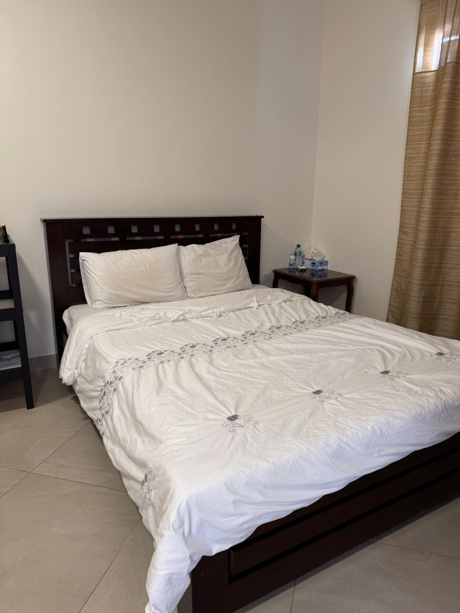 Urgent Sale Queen Bed - Image 1