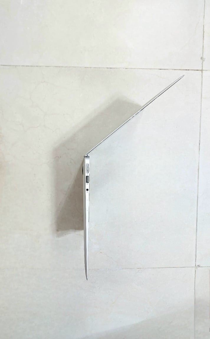 MacBook Air Core i5 - Image 5