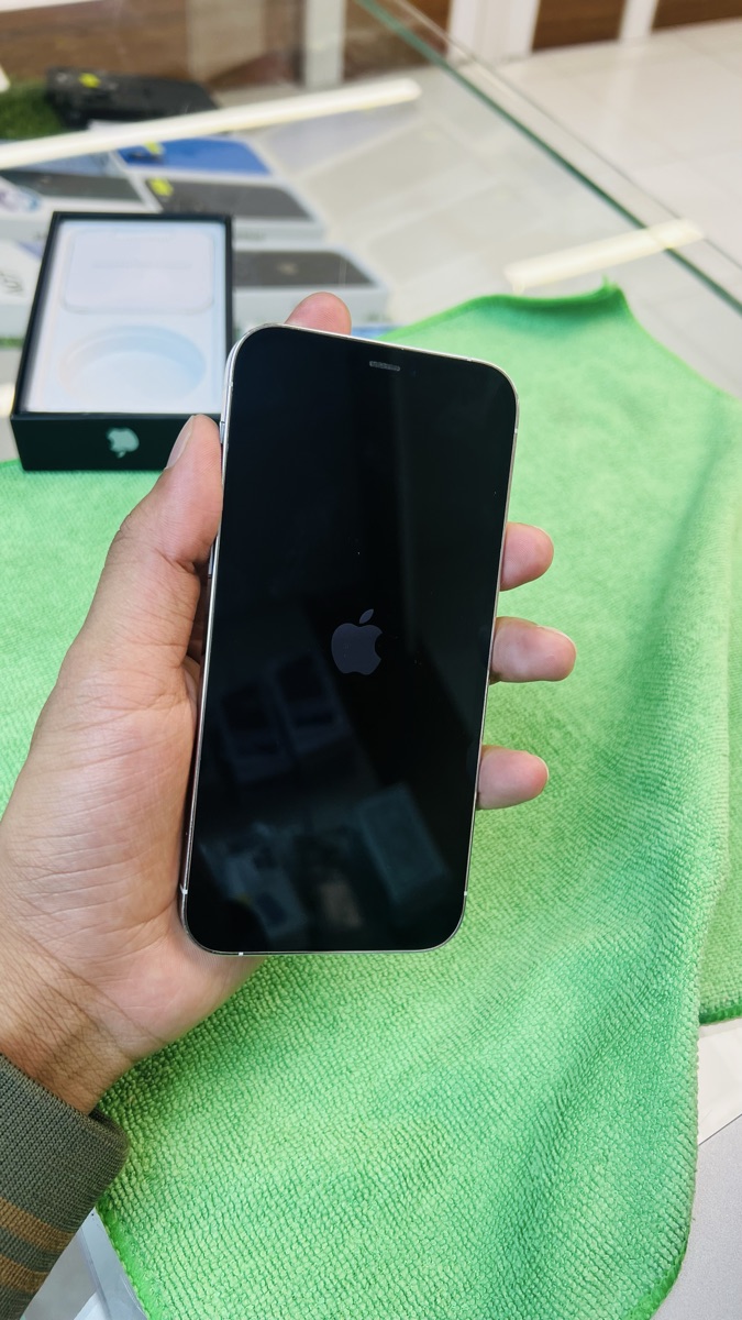 Iphone 12 pro - Image 3