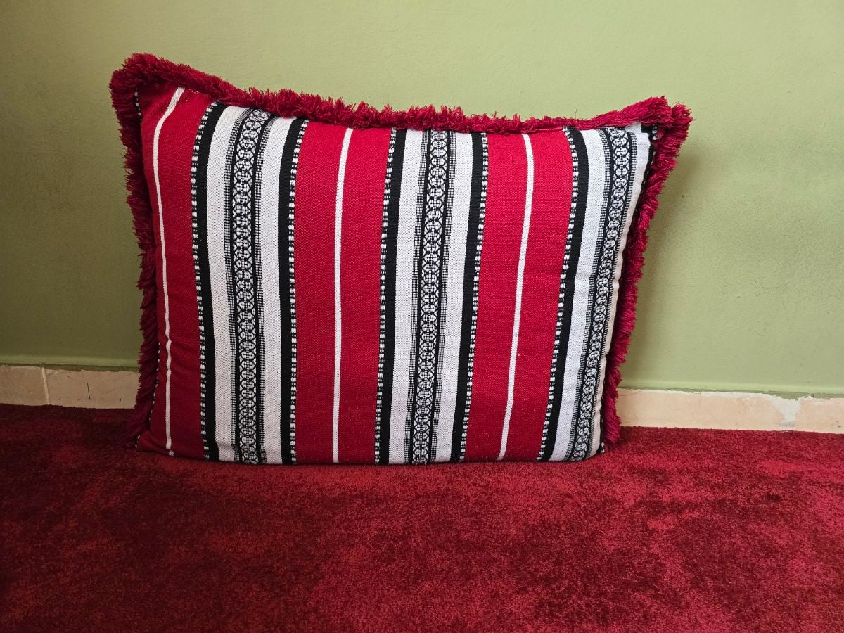 5 majlis Pillow with covers - Image 1
