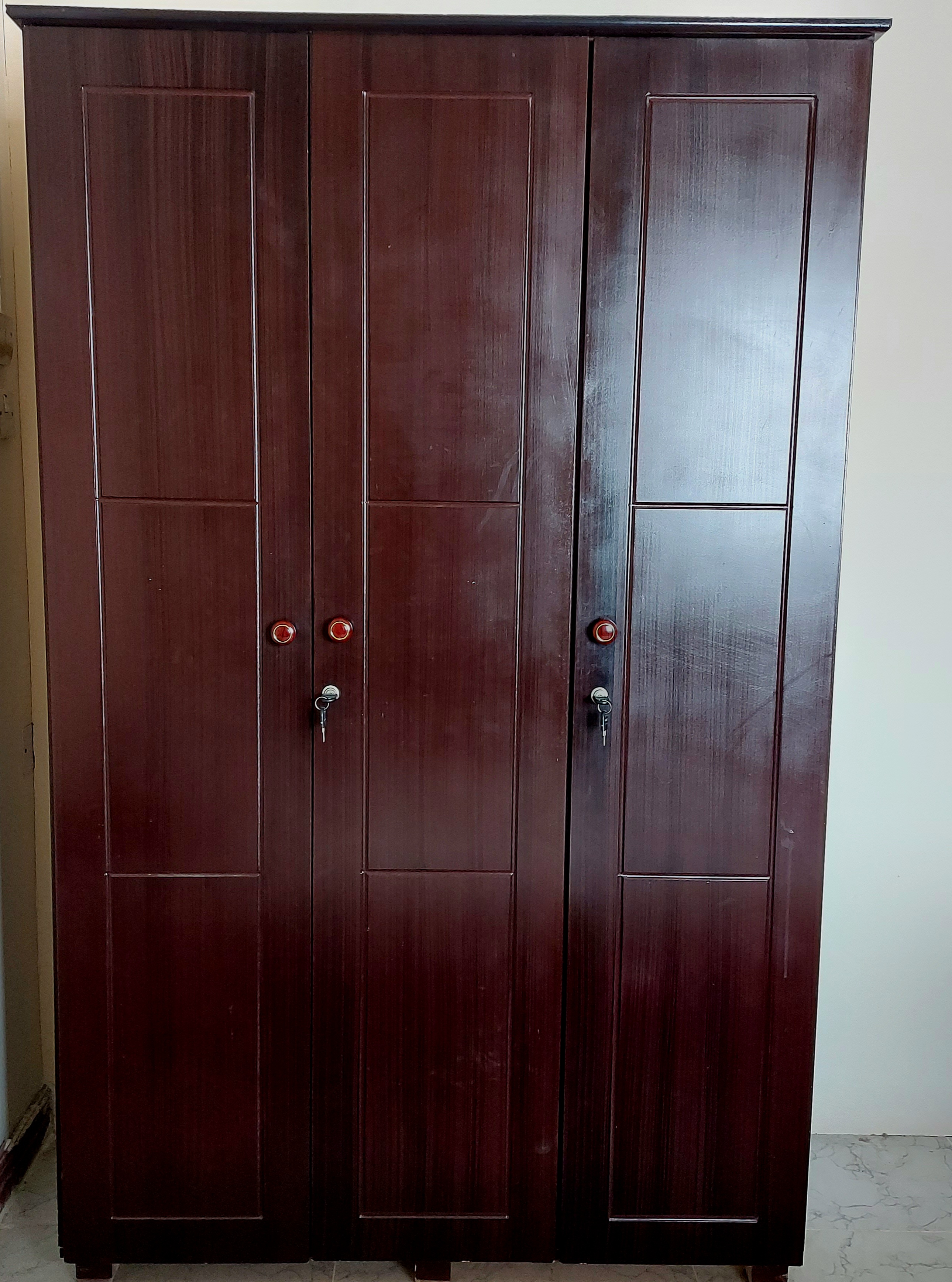 Wardrobe and dressing table - Image 1