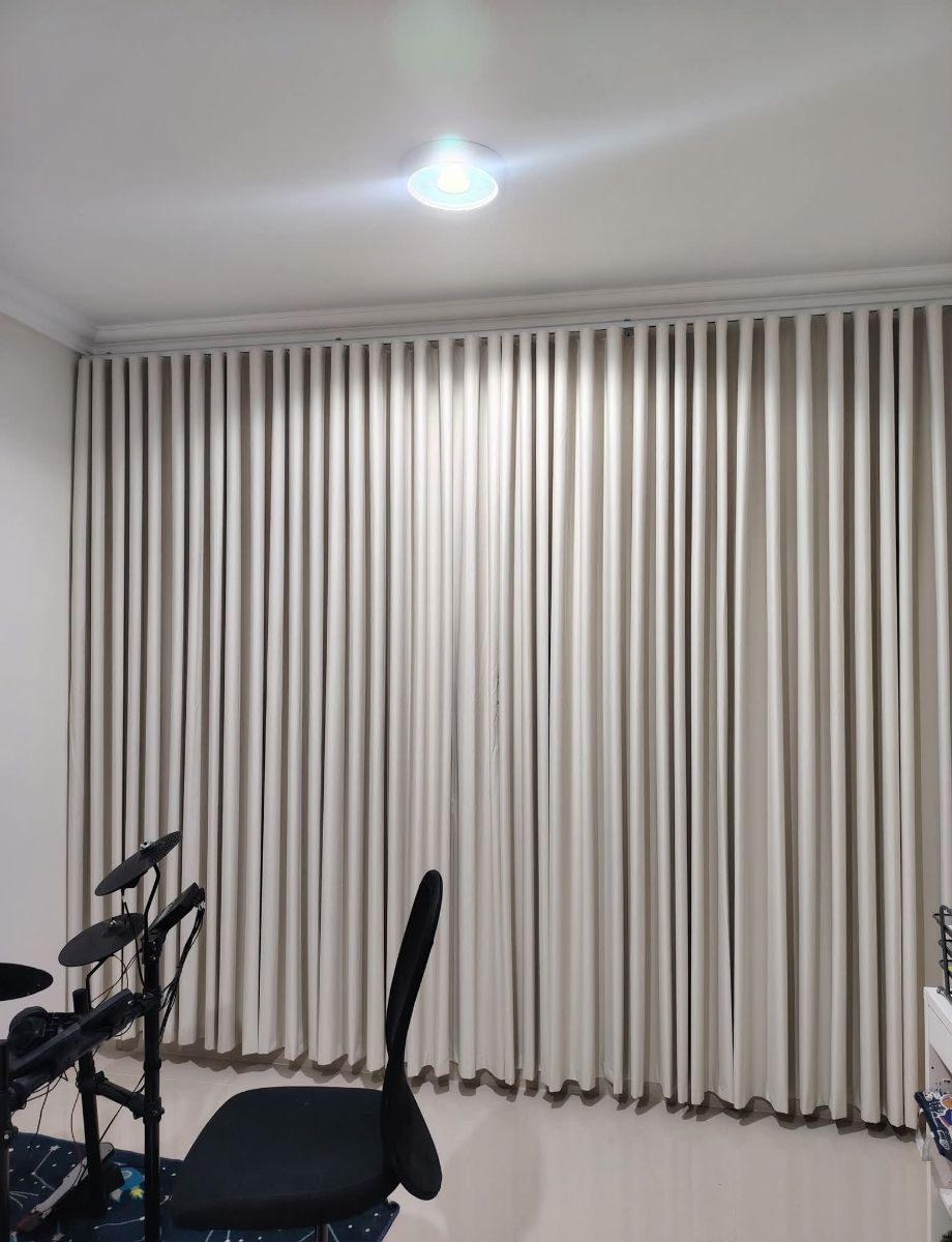 Curtain - Image 12