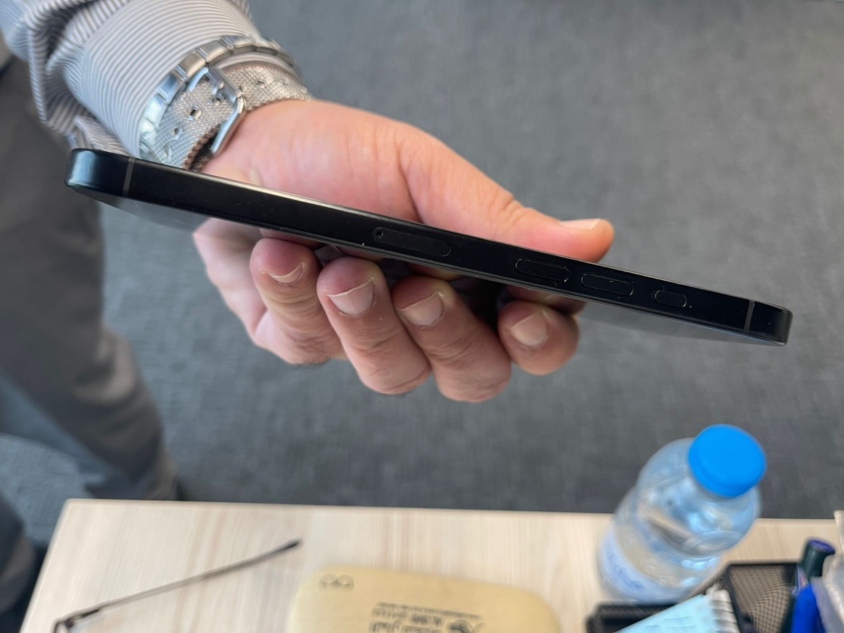 I phone 16 pro max 256 GB - Image 1