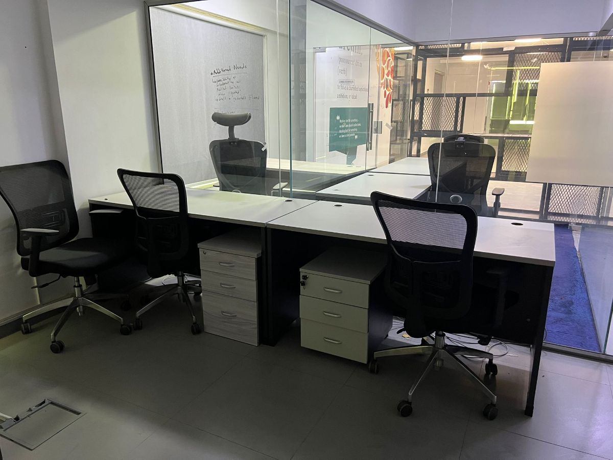 Used office desk and chair buy sell in qatar - Image 15