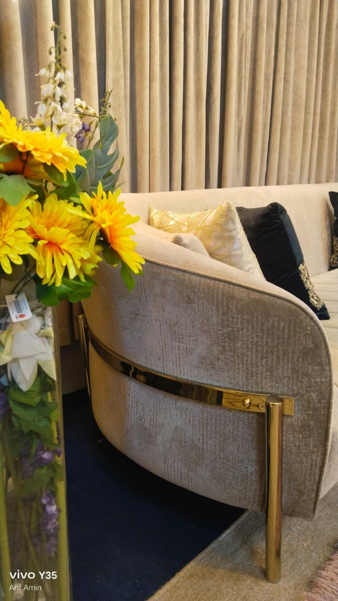 Brended sofa set for sell good condtion call or what's app-  71532454 - Image 10