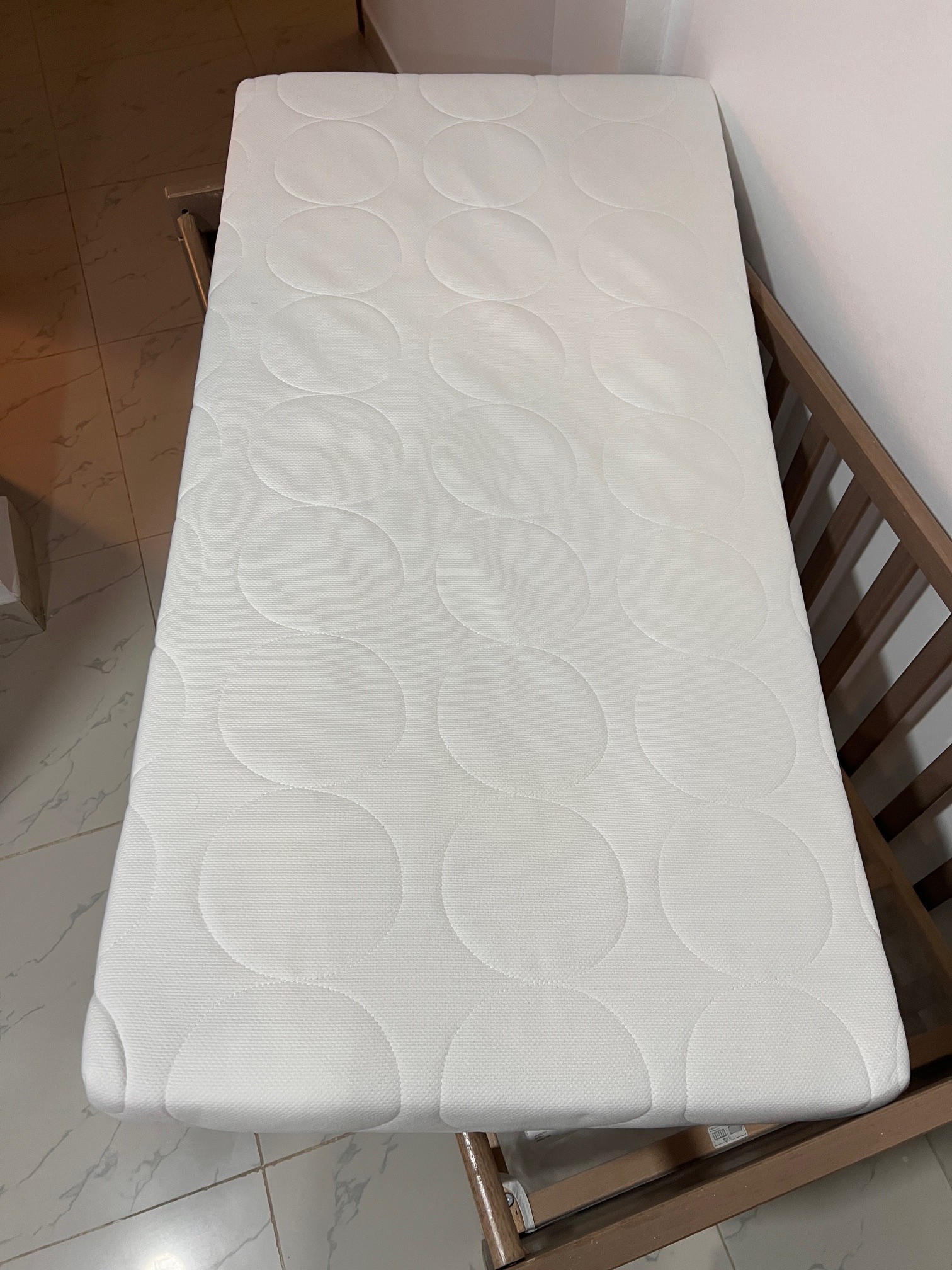 Ikea SUNDVIK Crib with SKÖNAST Foam mattress - Image 6