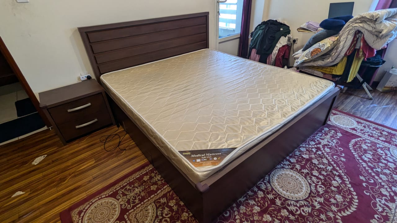 5 piece king (180x200) size bed set from Homebox (Used like new) - Image 4