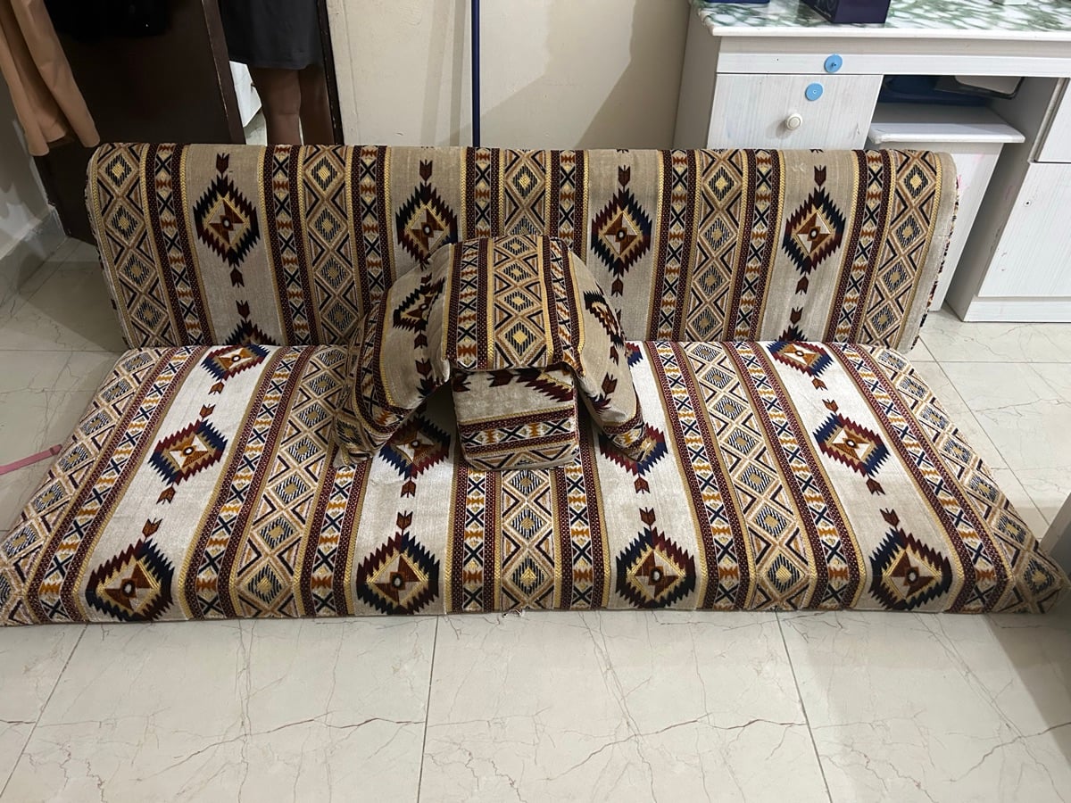 Majlis floor seat available - Image 2