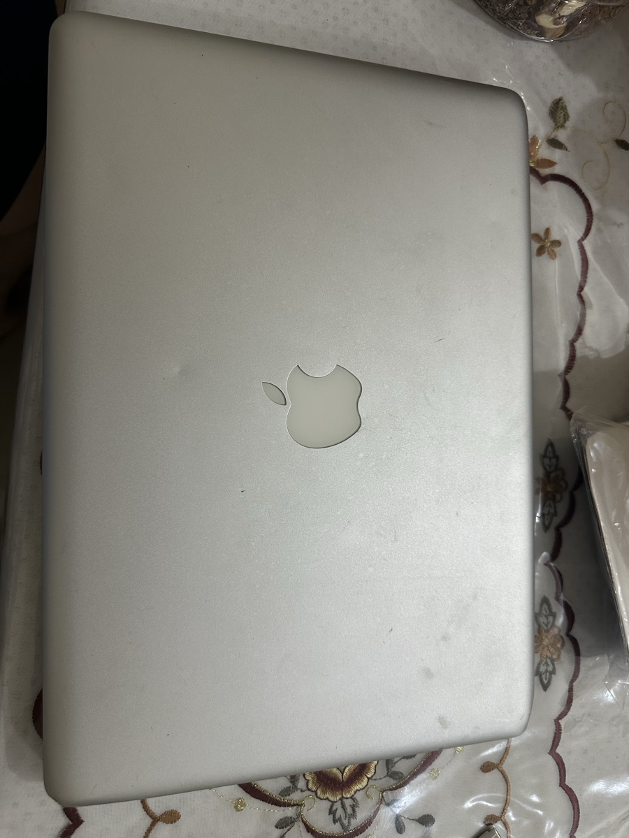 MacBook Pro 13 inch Mid 2010 Model - Image 3
