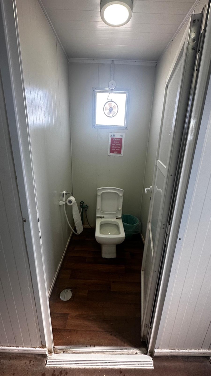 Portable toilets - Image 4