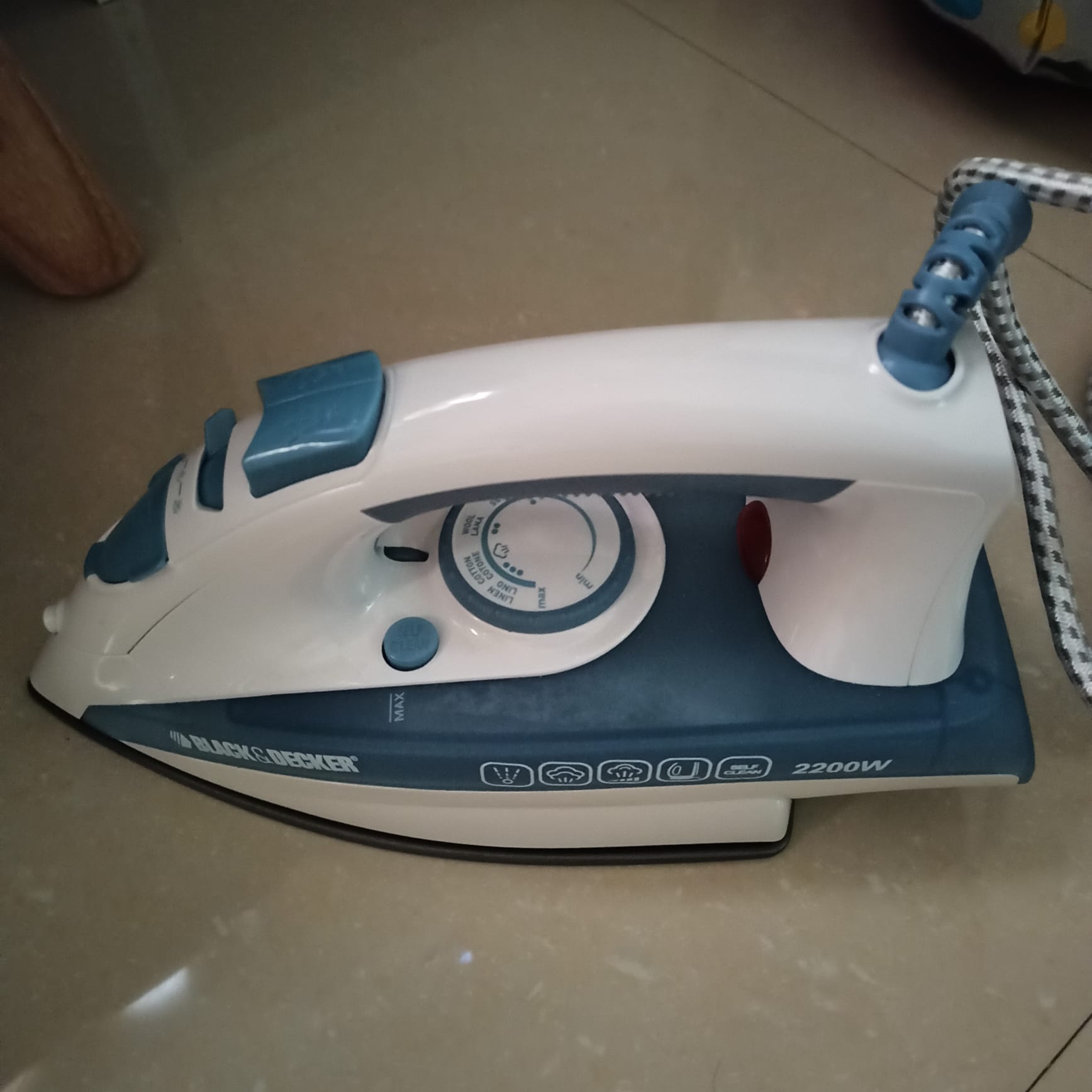 Iron 2200 Watts - Image 1