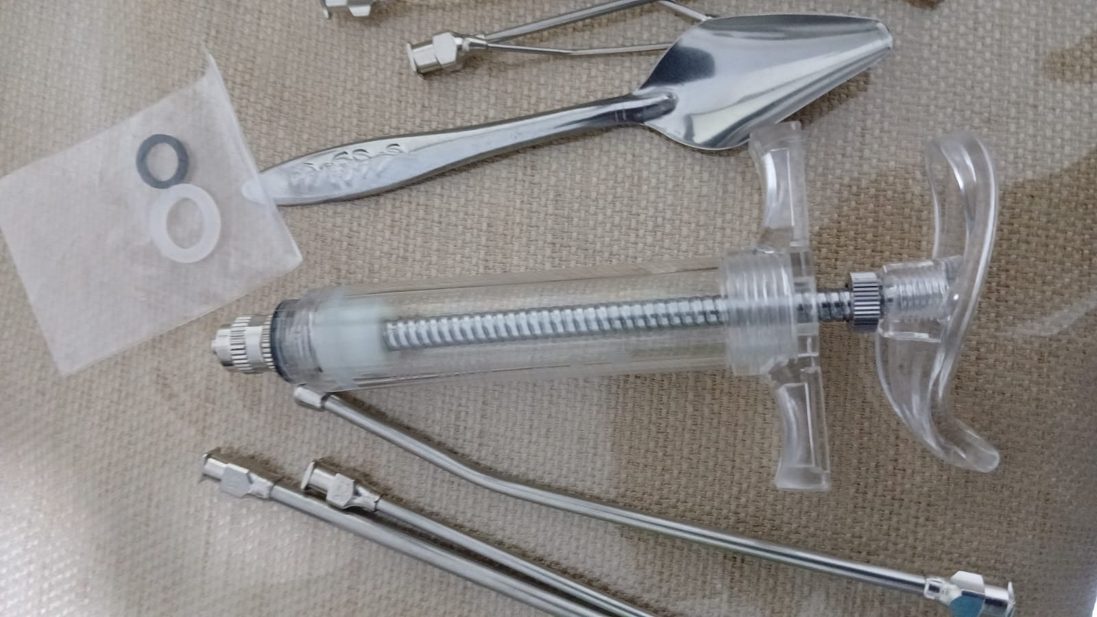 Bird syringe  - Image 7
