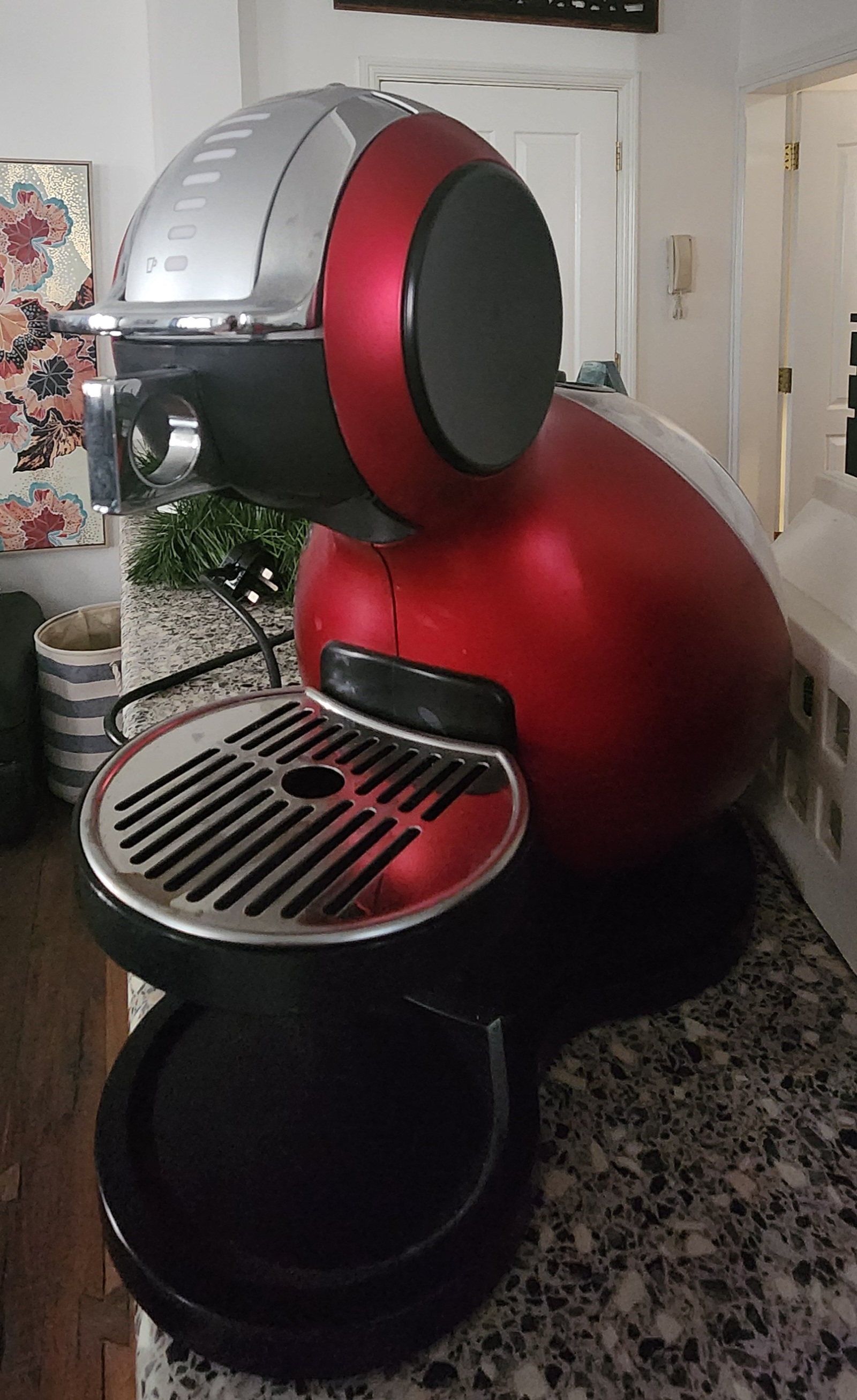 Coffee machine dolce gusto big size  in original box - Image 2